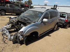 2013 MITSUBISHI OUTLANDER SE SILVER 2.4 AT 4WD 213998